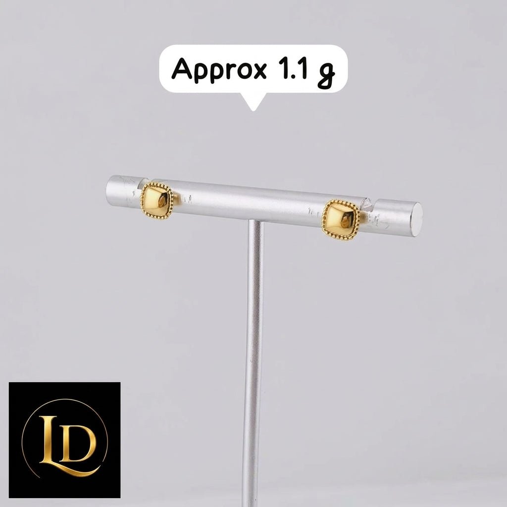 18 Karat Square Studs 1.1g
