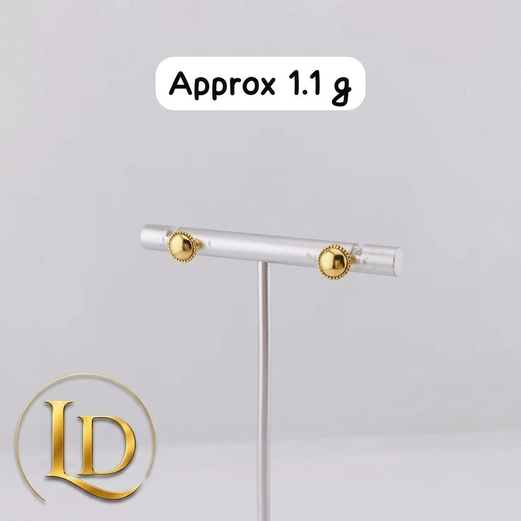 18 Karat Round Stud 1.1g