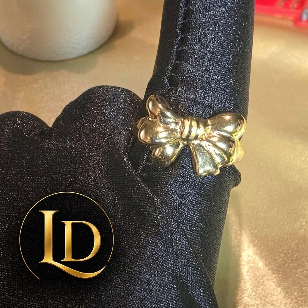 18 Karat Women Fashion Bow Ring Size 8.5
