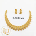 18 Karat Half Necklace Set in 8.80g