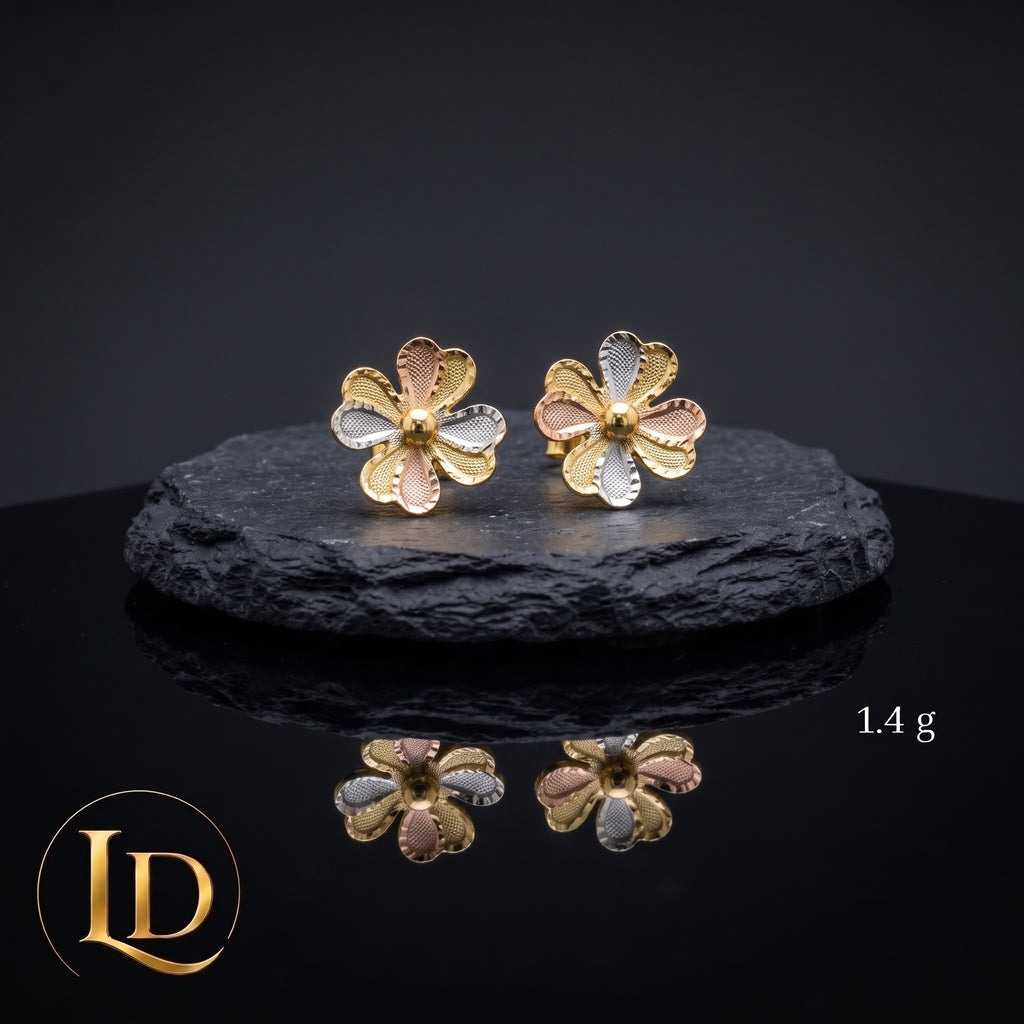 18 Karat Nose Ring 1.4g