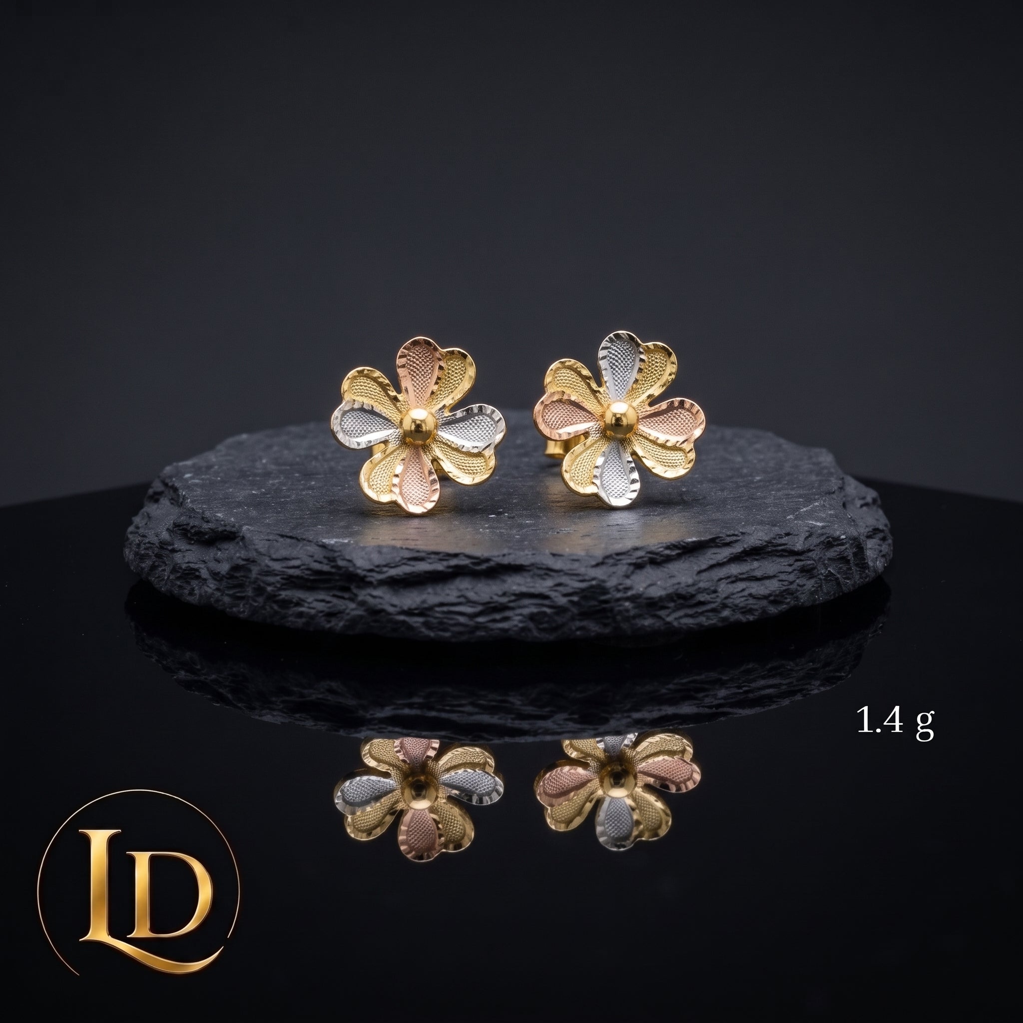 18 Karat Nose Ring 1.4g