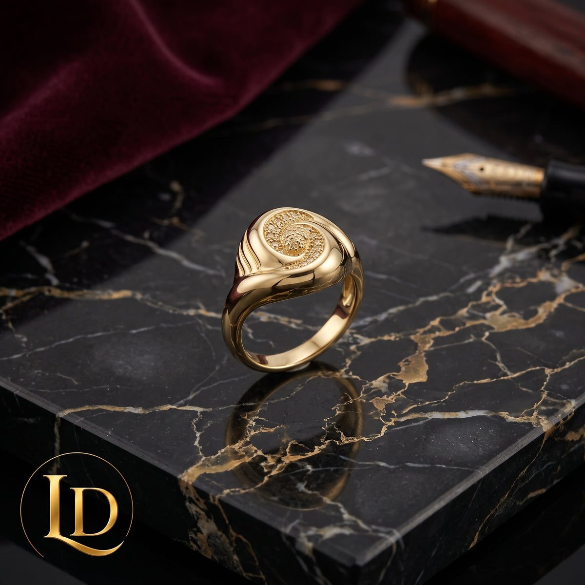 18 Karat Women Fashion Ring Size 8.5
