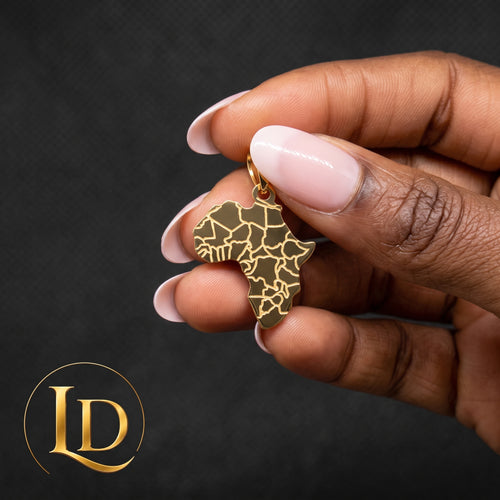 18 Karat Africa Map Pendant 1.12g
