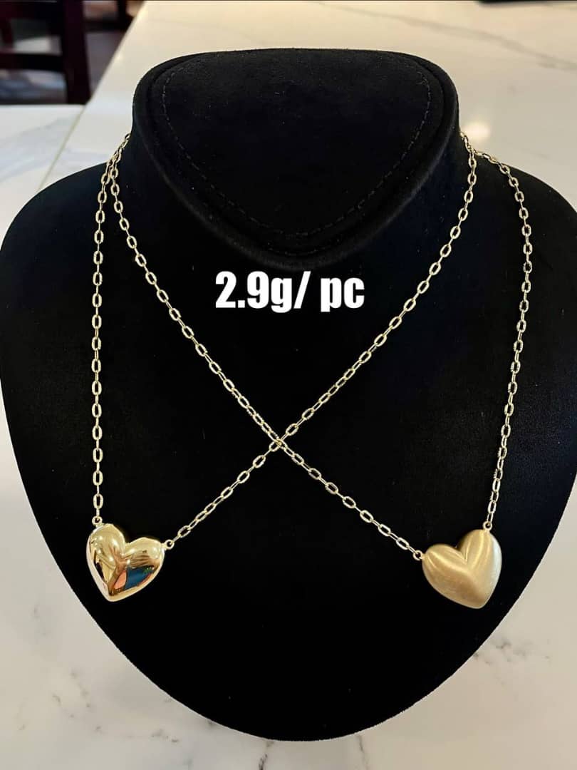 18 Karat Paperclip Heart Charm Necklace 2.9g