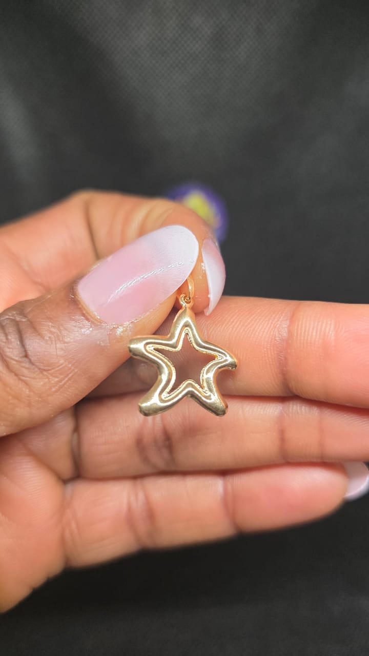 18 Karat Star Pendant 1.3g