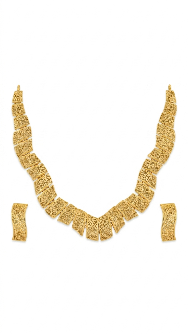 18 Karat Half Set Necklace 7.4g