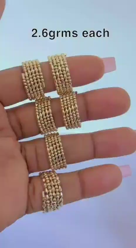 18 Karat Diamond Cut Ring 2.6g per piece (Free size)